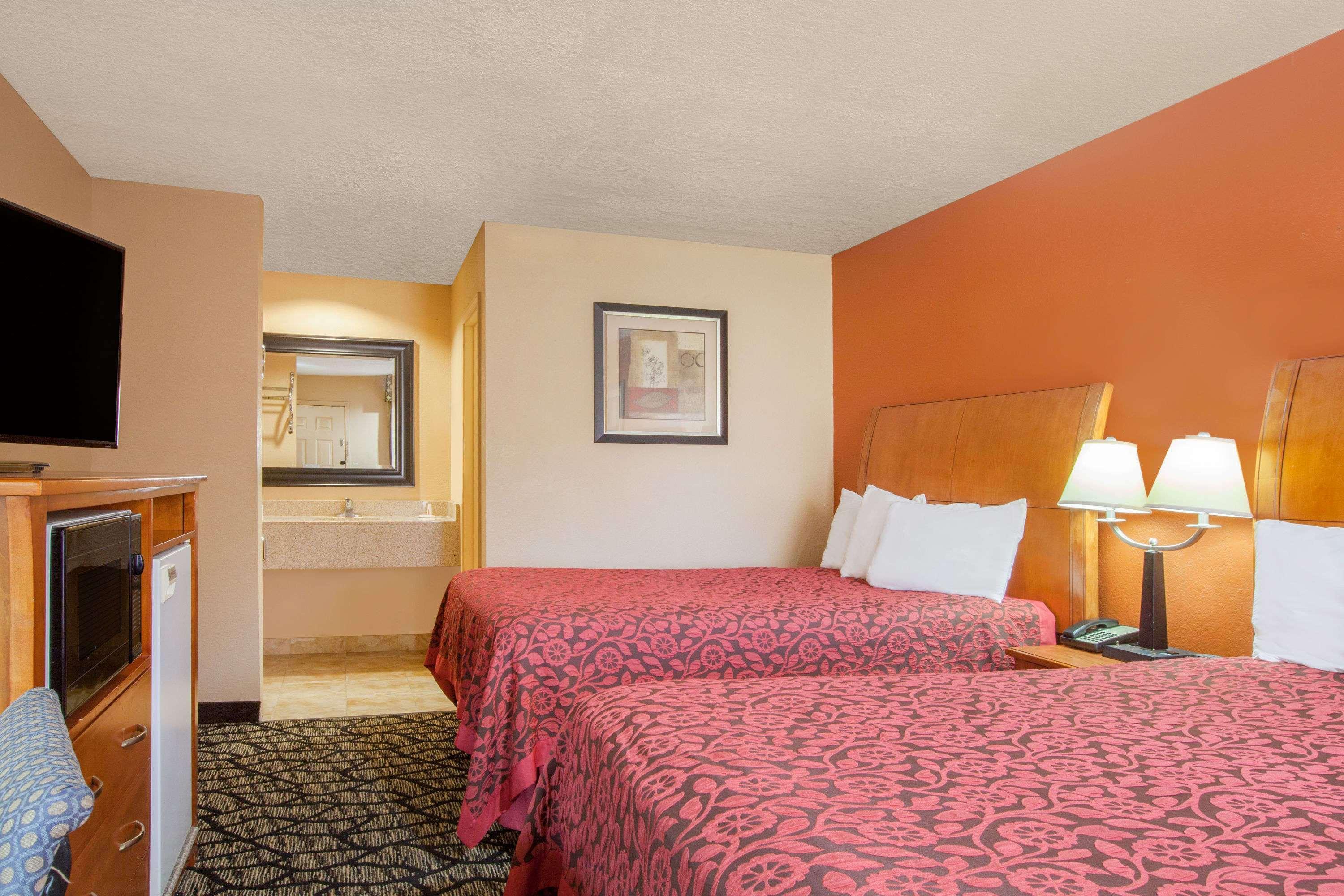 Days Inn By Wyndham Centerville מראה חיצוני תמונה